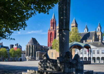 Vrijthof met de Perroen